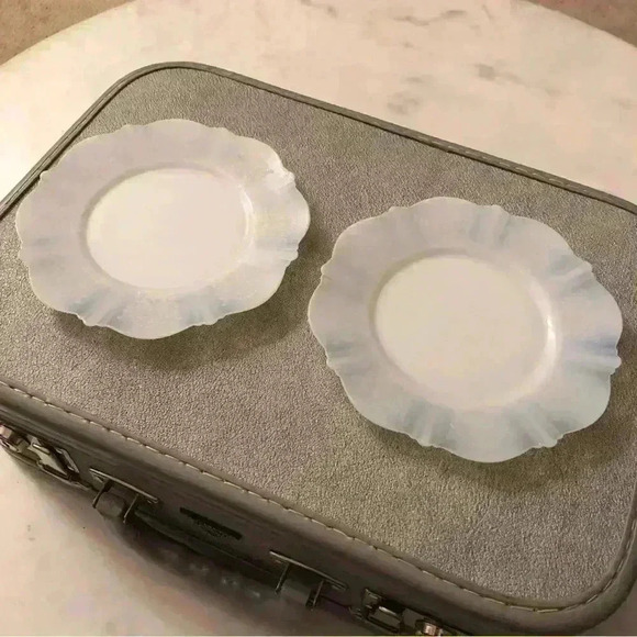 Set of 2 small  plates in the American Sweetheart pattern by Macbeth Evans 1930s - Picture 1 of 8